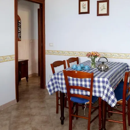 Apartman Locazione Turistica Geranio & Glicine *